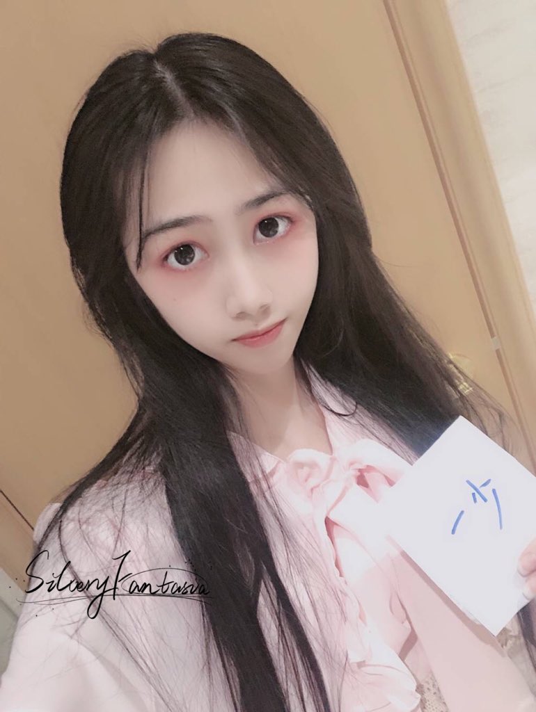 微博网红江可爱呀COS视频资源6.7G，身材不错