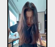 警花母张津瑜视频资源自拍8V-800M下载观看