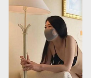 180网红模特《苹果》黑丝高跟鞋