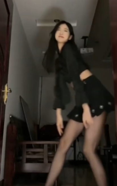 抖音风红框挑战合集，43个视频加8特别视频，小东西y主播，新的挑战解压后缀