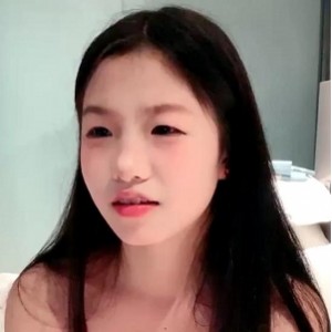 校花自拍实锤视频曝光，恶意攻击者堵人学校，姐姐需要我们的支持