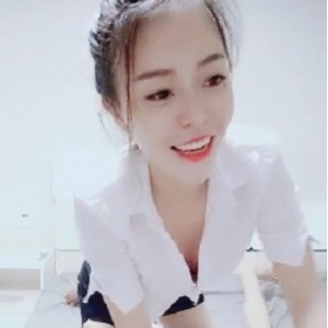 按摩师傅提供多种花样玩法，包括抓龙筋、玩D等服务，quan tao fu wu，体外送，度盘。