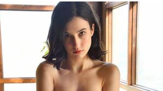 清纯大罩杯美人GiuliaWylde，狂野尺度惊人！