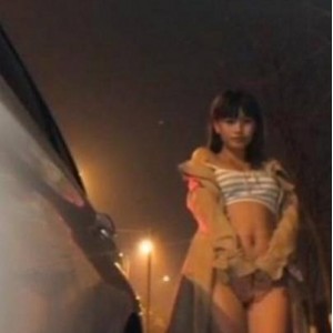 斗鱼超级人气美女主播魅心精选合集，室外拍摄，Sao劲十足！