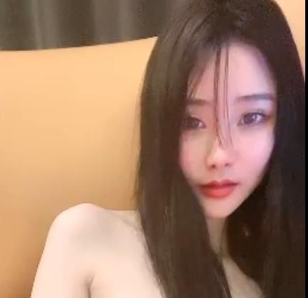 终极女神美女xx：震撼直播，18V资源，10G大小