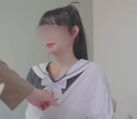 纯情女高中生和Demi爹咪自拍视频，8分钟，进军弯弯梦想