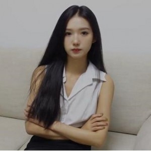 知名模特灵灵高清套路婊资源1V-920M视频