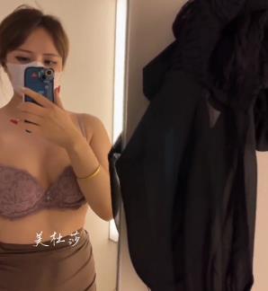 高颜长腿美杜莎Y乱互动私拍9V-1.3G，自拍户外游艇阳台三人游餐厅用嘴