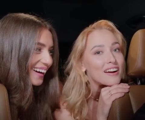 经典唯美：BLACKED自由国2V-803M，黑佬大作战，双F，一白一黄，用嘴无保护，双颜S，单挑