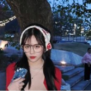 火爆女神Ceasonshot99高颜值御姐户外露脸图集190张，电脑墙纸校服调皮