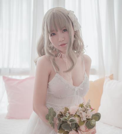 YOKO宅夏cos合集8.8G，黑丝JK捆绑，可爱女神身材技术逗趣