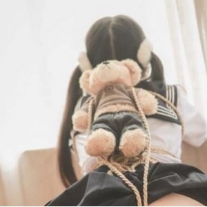 P站网红工口小妖精视频合集，5.4G资源，双马尾眼镜妹捆绑翘臀