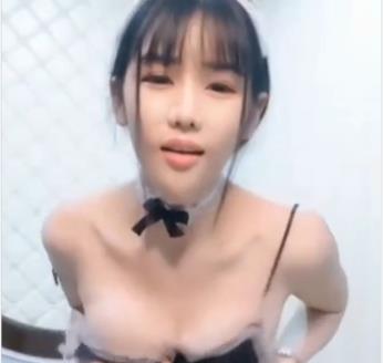 精选妹子Huluwa少男榨汁机群殴视频1V187M