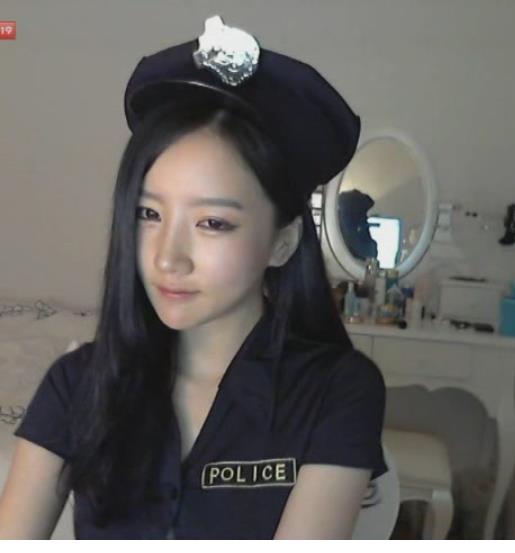 抖音美女御姐自拍如懿风格视频1集，大小643M