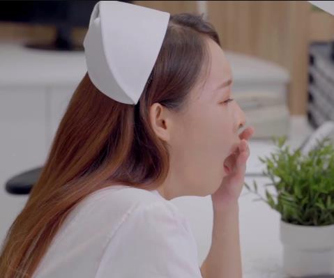 湾湾出品夜勤病房看护，动漫女主，熟女剧情，时长55分钟