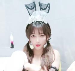 双马尾青春活力直播：萌妹身材展示，S给作，指J爸爸