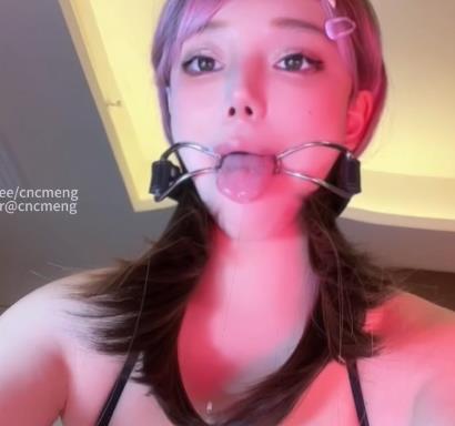 热门视频OnlyFans新作！唾Y作者自拍17分钟J-道具固定器观看下载