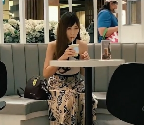 泰国美女视频精选，路边搭讪阿坤的惊喜菱逅