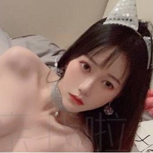 魔法秋秋：微博网红身材颜值新生代