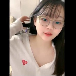 猫猫兔直播录制视频1V2.8G八月十五舞蹬美少女桃子半糖主播