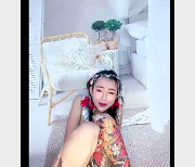 30cm硬核豪刷，一擦到底，真正顶到心窝，1V-122M，时长16分，国内第一人自拍，下载观看