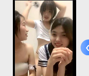 5P表演直播，1V-2.5G对决，小姐姐道具现场，女女表演，下载观看