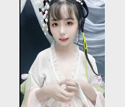 喵小吉自拍COS露脸8套作品展示，娇小可人痔疮惊现，观看进步！