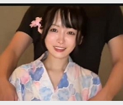 超高颜值可爱潮红妹子自拍视频，时长23分钟，和服男主震撼登场