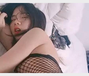 p站素人可爱调皮小姐姐网袜黑丝穿搭教程