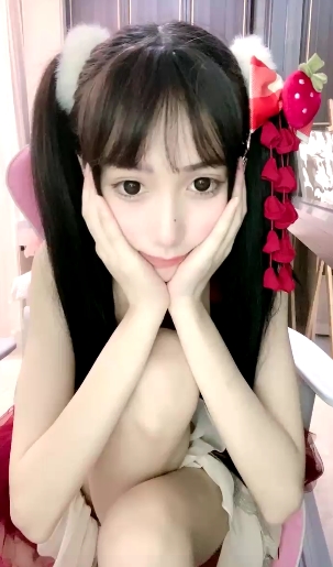 抖音网红《黎酱不爱吃青菜》直播私拍全网合集