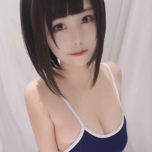 优质cosTwitter女神《蜜汁猫裘》绝对领域内衣浴娘