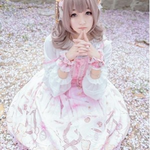 岛国二次元剧情《人形玩偶COSPLAY》完整版定制