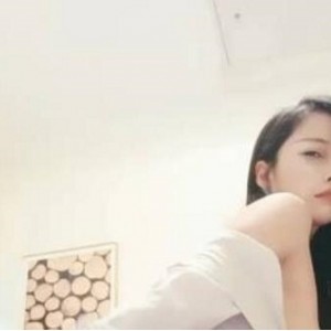 虎牙绝美主播《一库一库》绝版紫薇视频