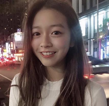 神秘美女自拍资源，男友拍摄，不露脸，短视频，生活照