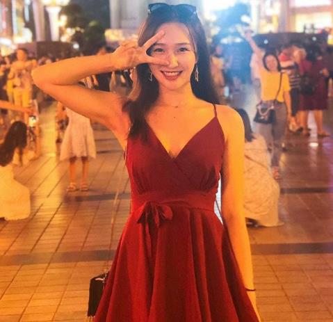 甜美少妇橙子：YD值爆表，多人运动，颜值身材不容错过！