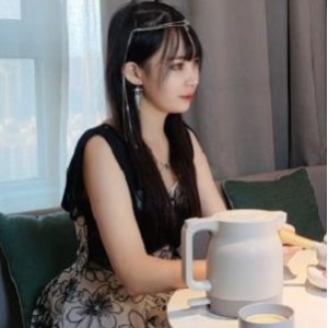 网红糖糖直播打扮化妆服装交流，妹子社带你成为更优秀的自己