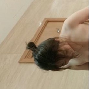 胡子大叔酒店约P美女大学生洗澡自拍时长17分精选