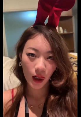 美女和小伙子用嘴享用美食，脸部展示，岛国、韩国、俄罗斯，观看下载