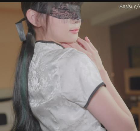 清纯小L莉DemiFairyTW合集视频：旗袍装扮+露脸，时长6个十分钟以上5个短视频，娇小身材令人赞叹