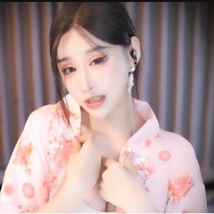 CC小恩雅献给公公的特别礼物：21分钟定制剧情自拍视频