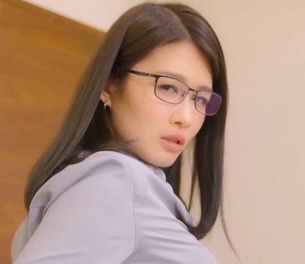 湾湾出品，时长54分钟，广告内容，暴雷被骗，无法提现，纯爱老师，客户至上女销售，妻子，口B，下载观看