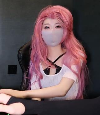 “爆火全网资源：粉色情人自拍特辑，时长21分钟，电脑版吃鸡游戏特写鲍鲍展示！”
