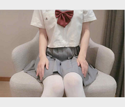 洛美：元气妹子界新星，美貌才华不可挡，狗笼挑战引人瞩目，视频精彩不容错过！