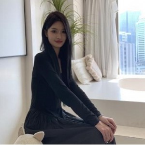 绝美少女2V-2.2G自拍视频+图集，模特姐姐身高174，抖音短视频必看