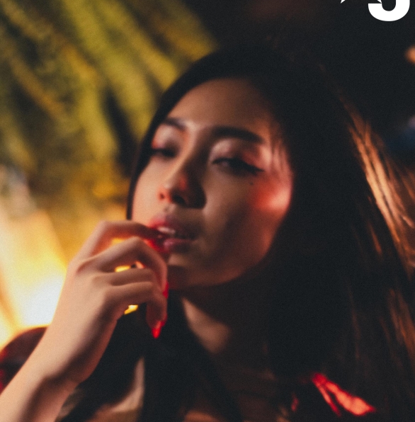 夏暮光：多重身份展示，给力不断，141四人游+11V，6.45G