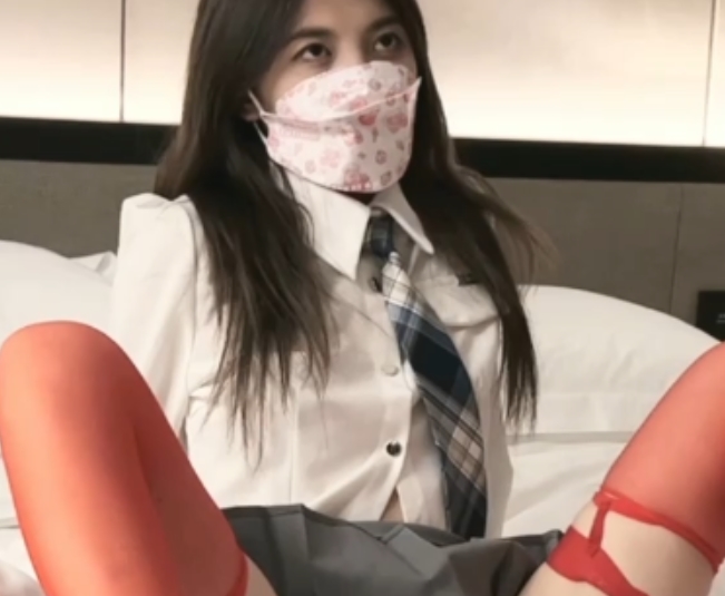 32.8g视频收藏达854次，自去重增加ED2K链接，小二先生指教靓女，新增4K创可贴贴2