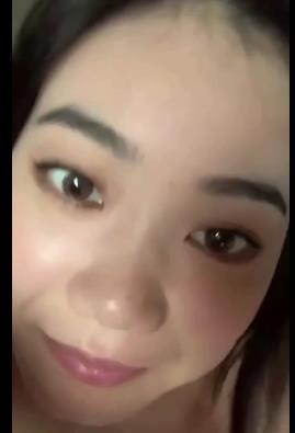 《爱不释口的四川婆娘用嘴自拍作品，时长18分，全程露脸无M无保护，资源难寻，独家下载观看》