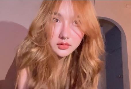 网络女神完美身材男友C神魂颠倒OnlyFans视频总时长2V1.4G