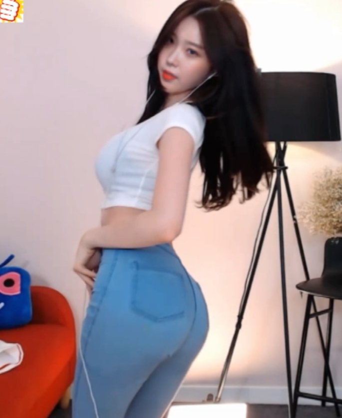 韩娱群星脱衣舞台合集：IULisa、四她、程潇舞姿惊艳，百度盘下载，1V视频+36P图片，300MB