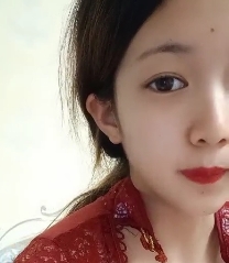 小某处放飞自我视频分享：妹妹假小东西放飞自我